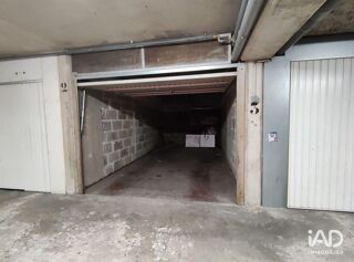  Parking / Garage à louer 18 m²