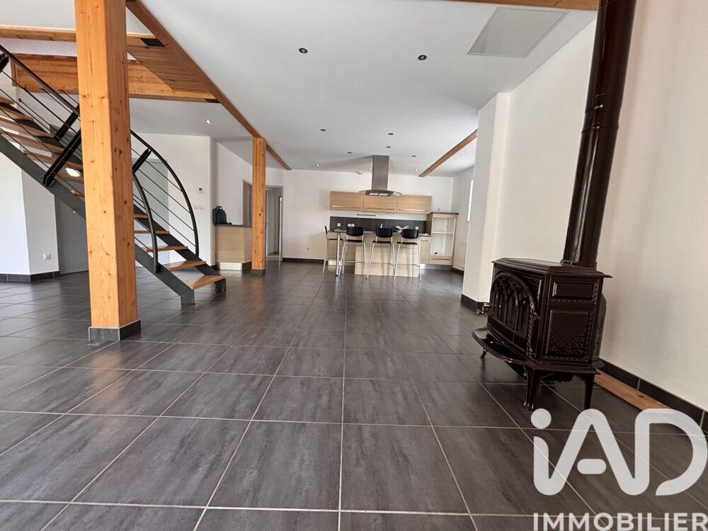 Vente Maison Vente Maison traditionnelle 7 pièces Chanat-la-mouteyre