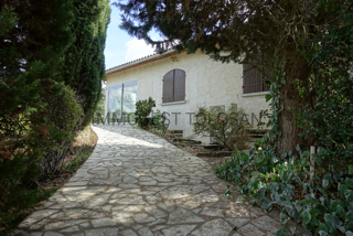  Maison à louer 7 pièces 240 m²