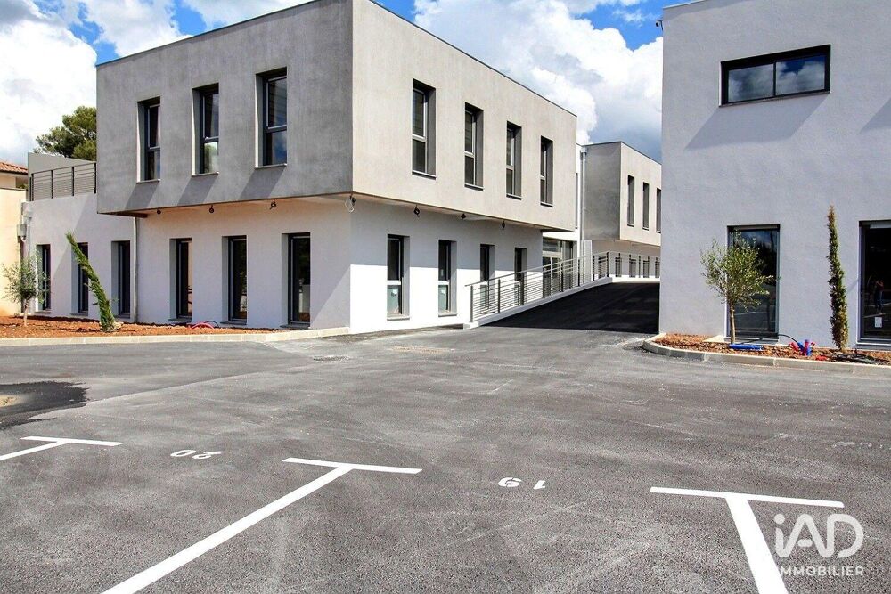   Vente Murs commerciaux 145 m&sup2; 