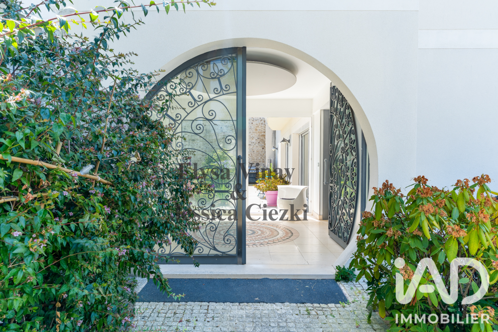 Maison 10 pièces 400 m² · à Breuil-Bois-Robert · 400 m² · 895 000 €