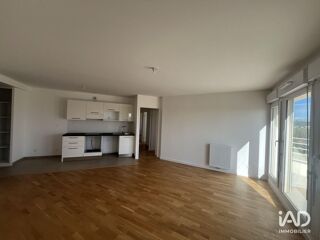  Appartement à louer 4 pièces 80 m²