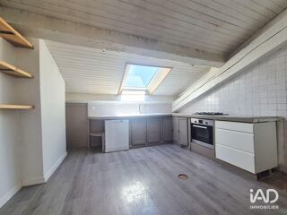  Appartement à louer 4 pièces 121 m²