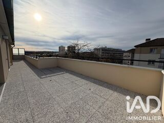  Appartement à louer 3 pièces 79 m²