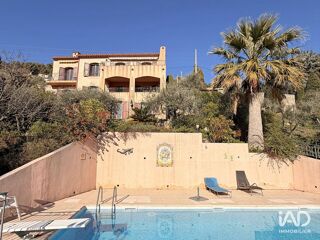  Maison � vendre 6 pi�ces 216 m�