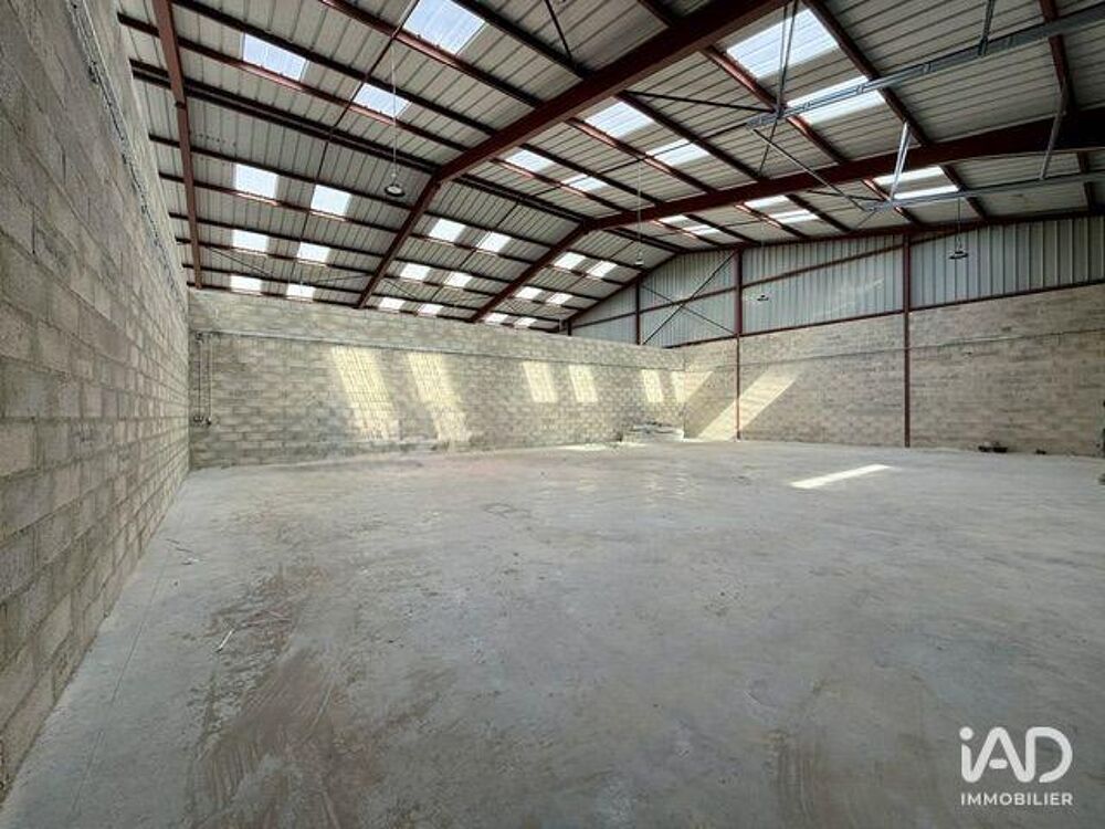   Location Hangar 244 m&sup2; 
