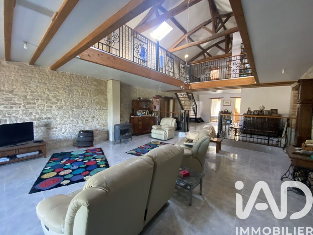 Maison 10 pièces 341 m² · à Rives-du-Fougerais · 341 m² · 411 000 €