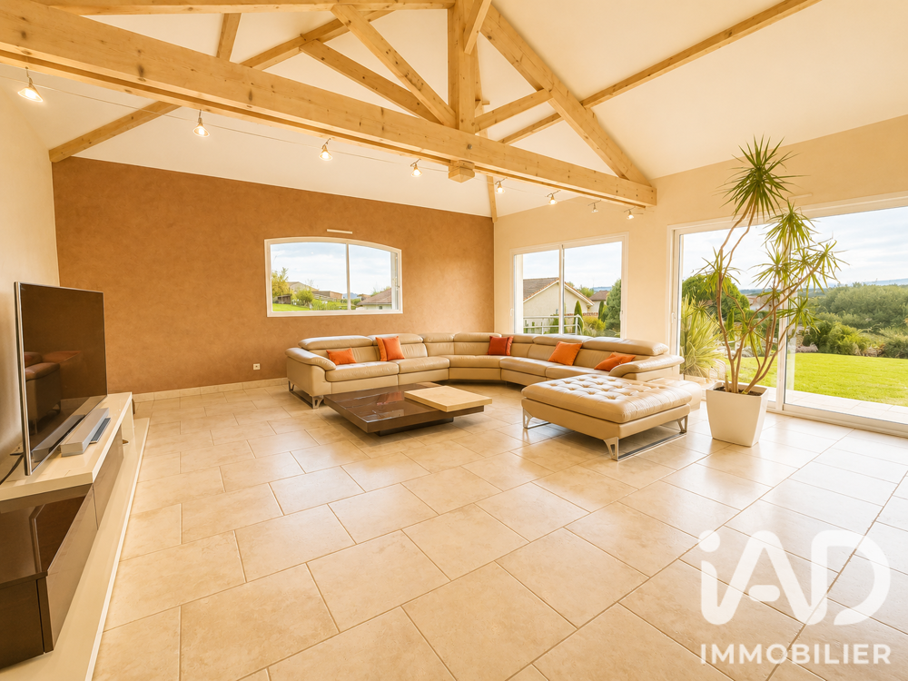 Vente Maison Vente Maison d'architecte 6 pièces Bourgoin-jallieu