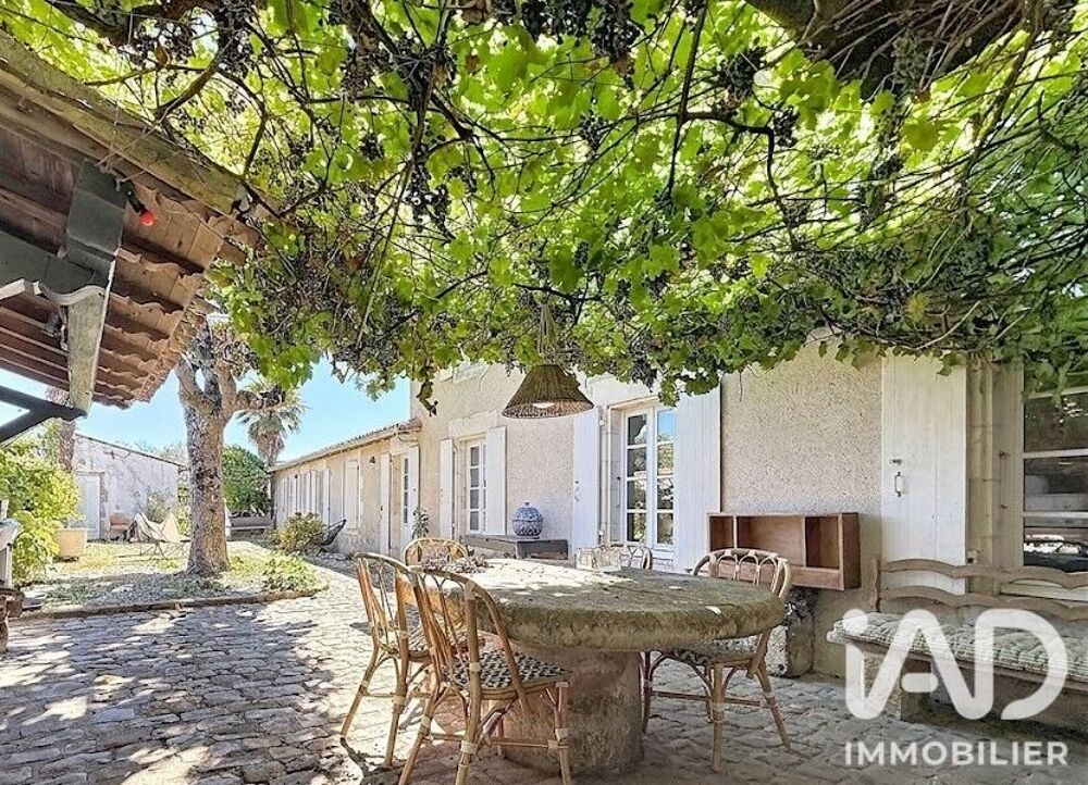 Vente Maison Vente Maison traditionnelle 10 pièces La couarde-sur-mer
