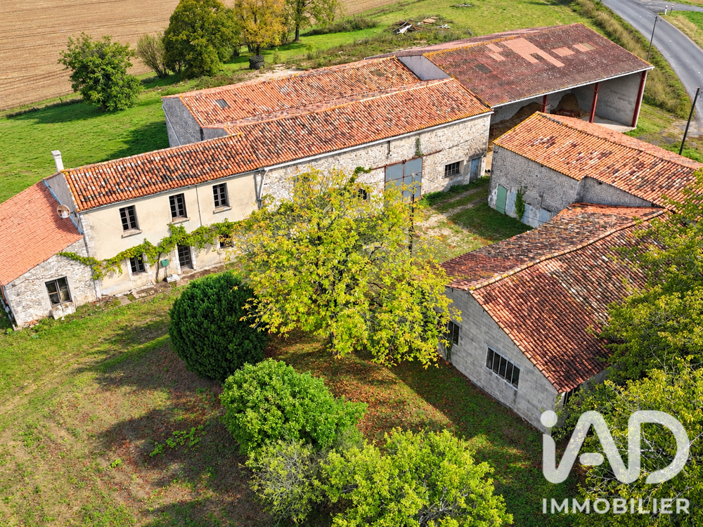 Vente Maison Vente Maison/villa 8 pièces Magnac-lavalette-villars