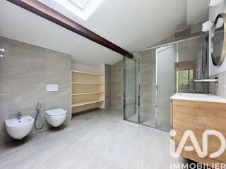  Maison à louer 8 pièces 348 m²