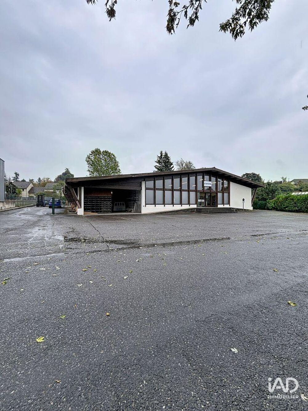   Location Surface diverse 800 m&sup2; 