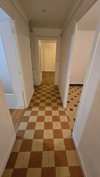  Appartement à louer 3 pièces 64 m²