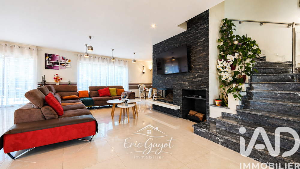 Vente Maison Vente Maison traditionnelle 9 pièces Le plessis-trévise