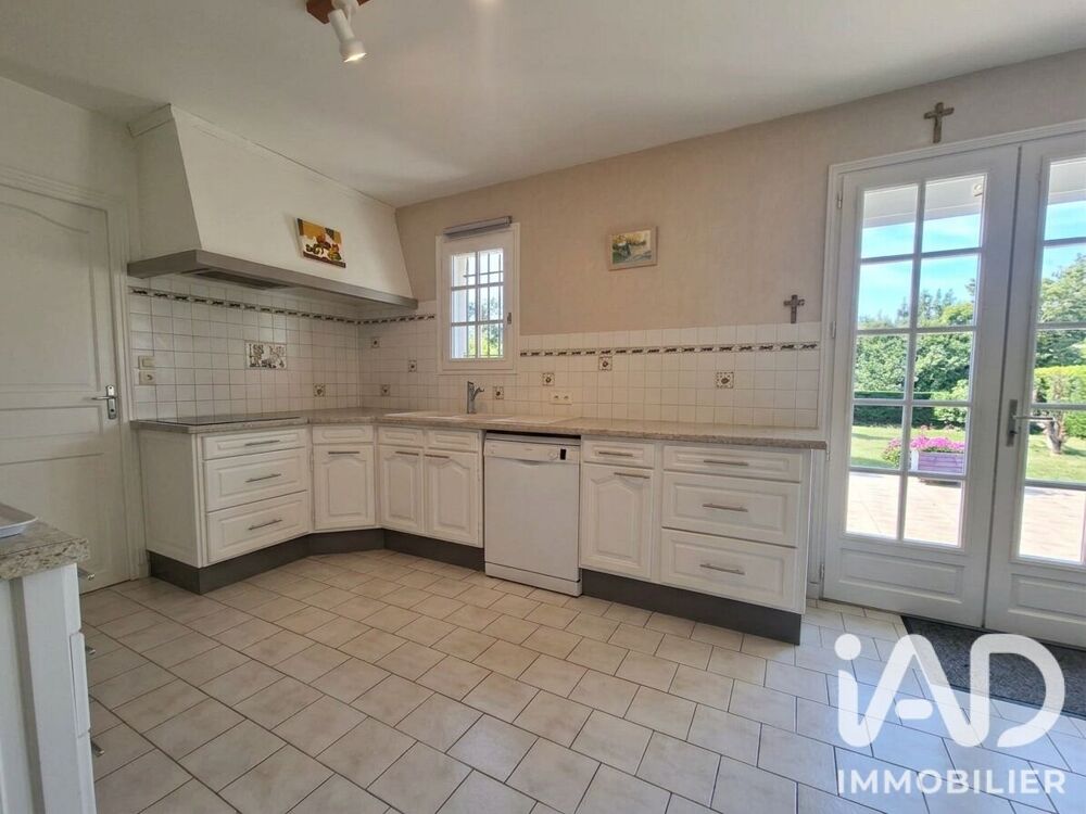 Vente Maison Vente Maison traditionnelle 7 pièces Restigné