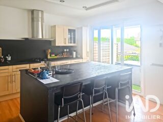  Appartement à louer 5 pièces 122 m²