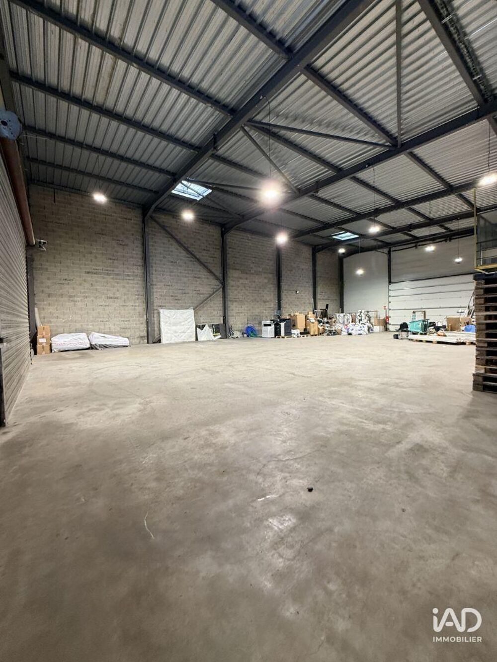   Location Local d'activités 470 m&sup2; 