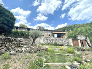  Maison  vendre 8 pices 250 m