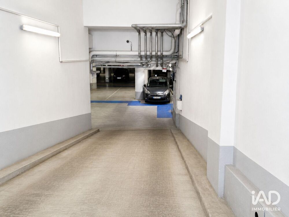 location Parking / Garage - 5 m² Paris 9