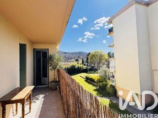  Appartement à louer 4 pièces 84 m²