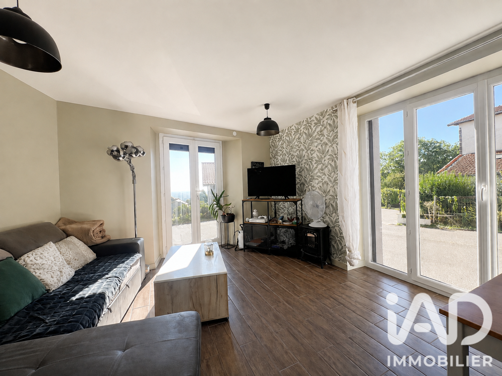 Vente Maison Vente Maison de village 5 pièces Chanat-la-mouteyre