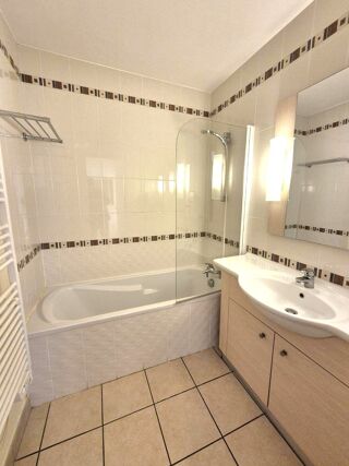  Appartement à louer 2 pièces 40 m²
