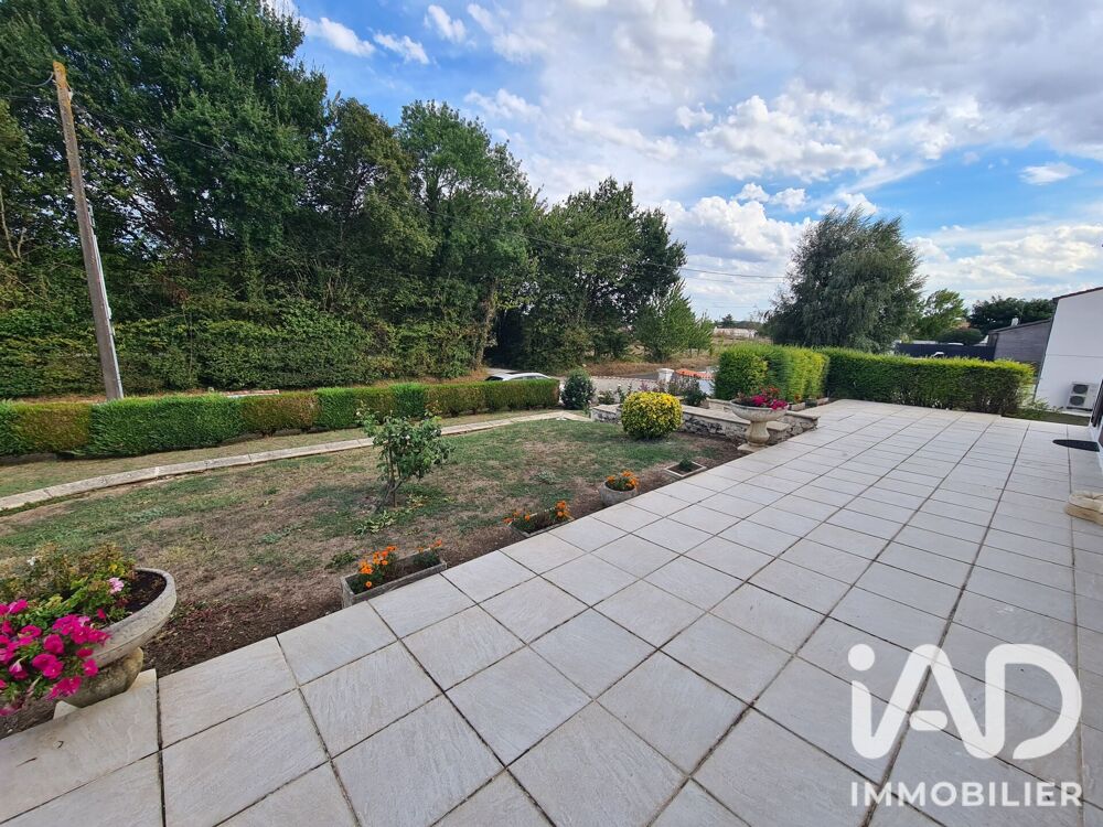 Vente Maison Vente Maison traditionnelle 6 pièces Saint-georges-des-coteaux