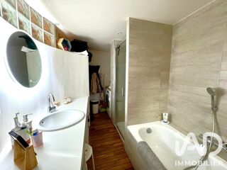  Appartement à louer 3 pièces 87 m²
