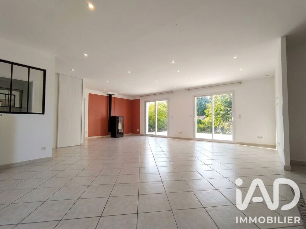 Vente Maison Vente Maison/villa 5 pièces Saint-genis-du-bois