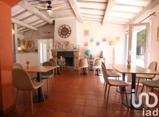  Maison à vendre 15 + pièces 675 m²
