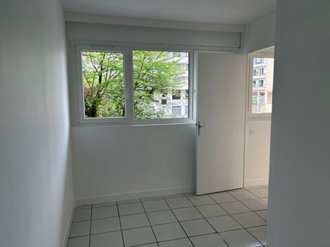   Local commercial rénové Lyon 9e 