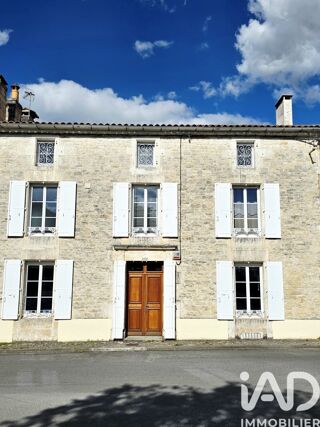  Maison à vendre 15 + pièces 261 m²