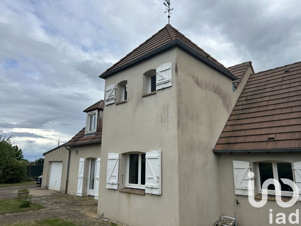 Maison 8 pièces 160 m² · à Saint-Escobille · 160 m² · 320 000 €