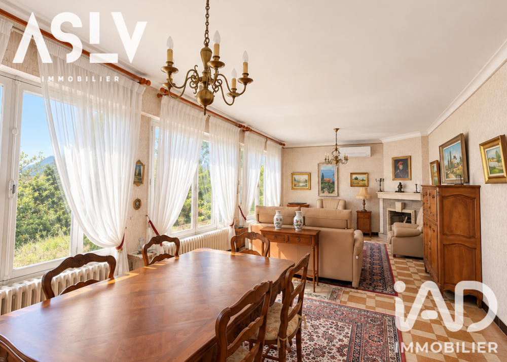Vente Maison Vente Maison traditionnelle 7 pièces Six-fours-les-plages