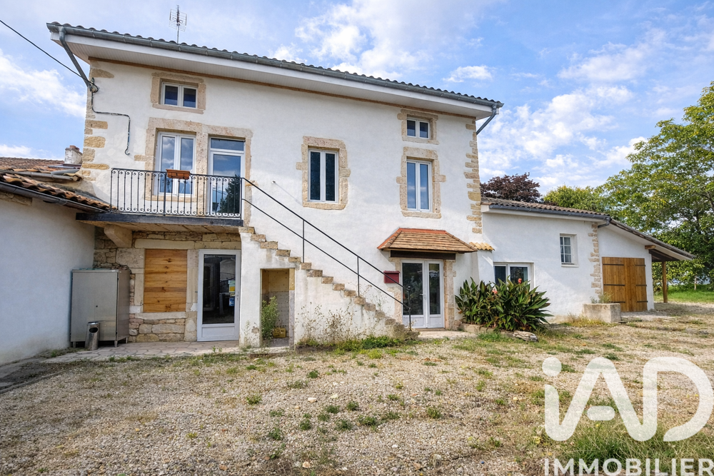 Maison 3 pièces 290 m² · à Tournus · 290 m² · 297 000 €