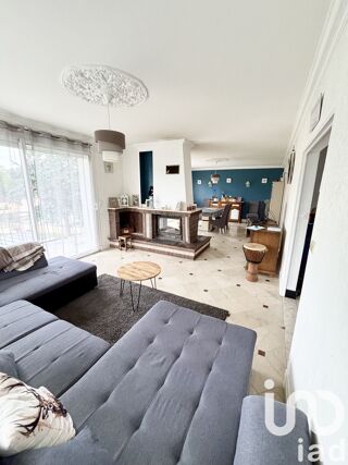 Maison 11 pièces 279 m² · à Montholon · 279 m² · 235 000 €