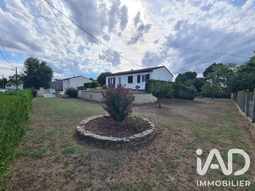 Vente Maison Vente Maison traditionnelle 6 pièces Saint-georges-des-coteaux