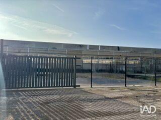 Parking / Garage à louer 131 m²