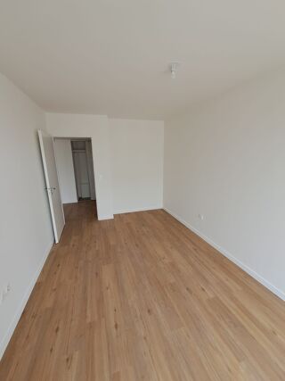  Appartement à louer 3 pièces 64 m²