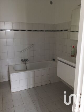  Appartement à louer 4 pièces 104 m²