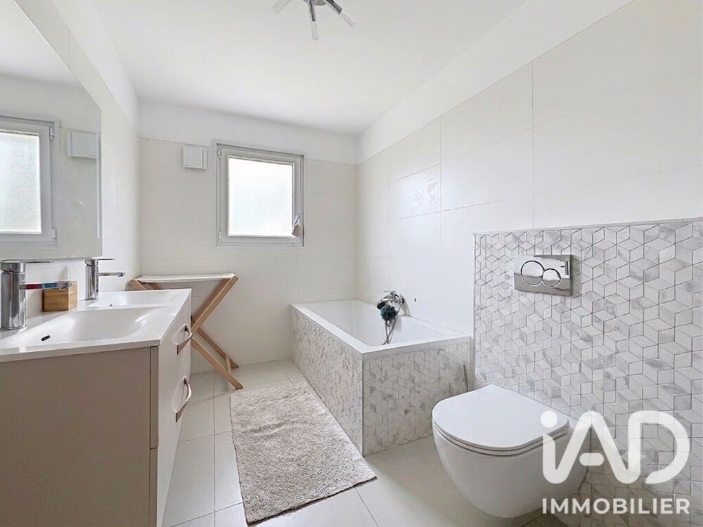 à vendre  Maison Roquebrune-sur-Argens (83520)