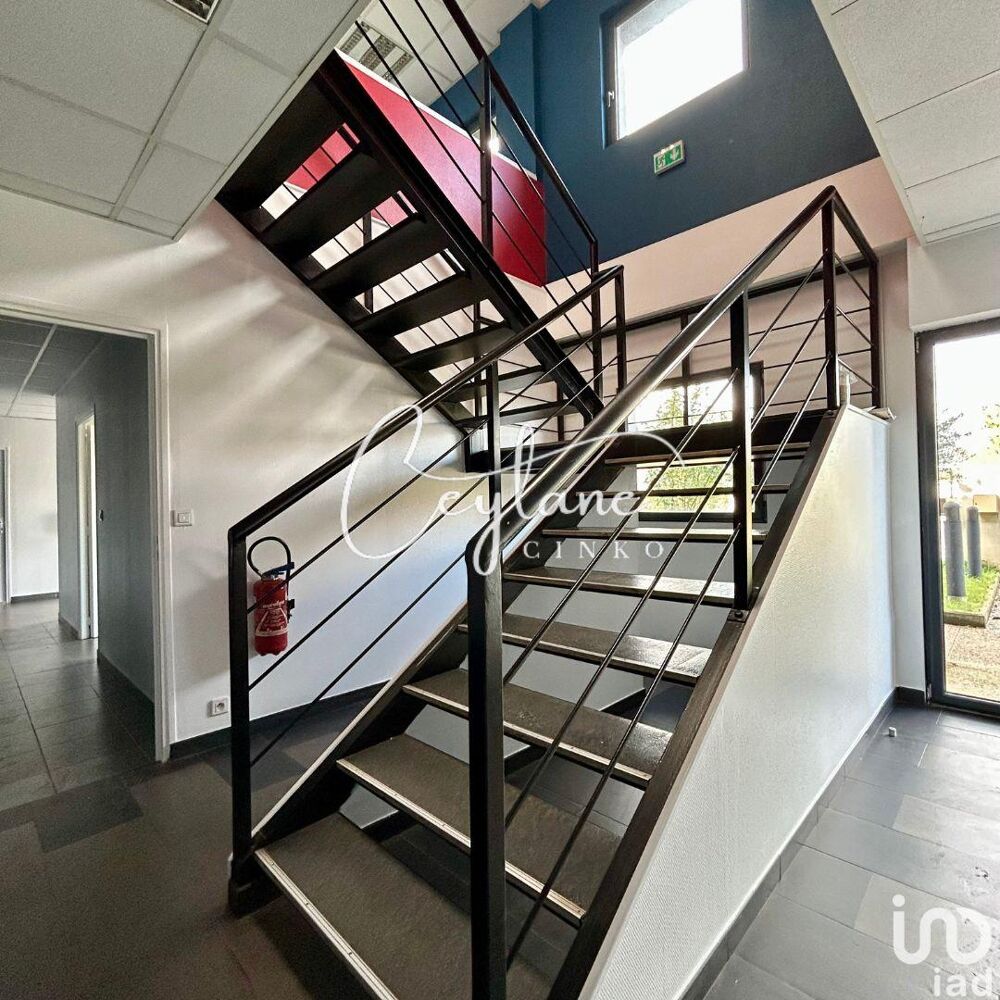  Location - 210 m² Mennecy (91540)