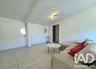  Appartement à louer 3 pièces 82 m²