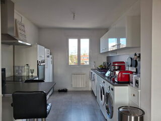  Appartement à louer 5 pièces 96 m²