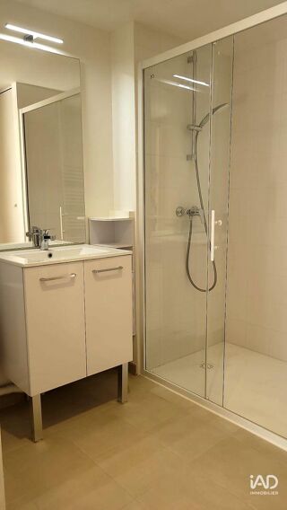  Appartement à louer 3 pièces 77 m²
