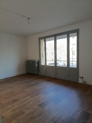  Appartement à louer 3 pièces 64 m²