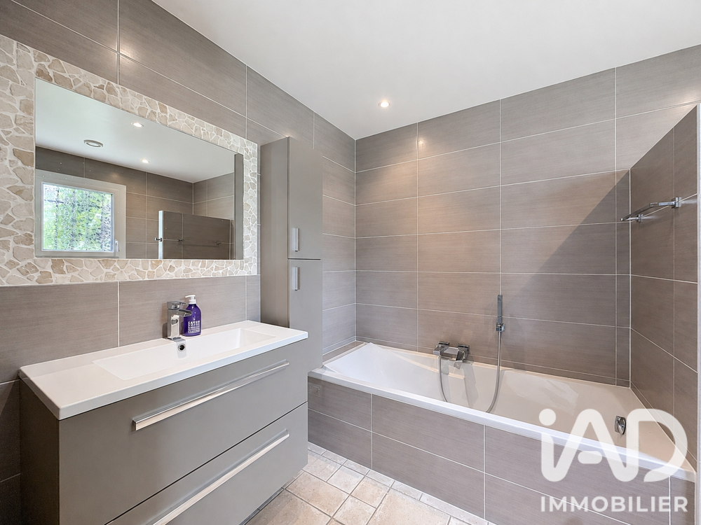 à vendre  Maison Le Rouret (06650)