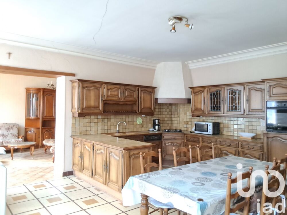 Maison 5 pièces 192 m² · à Candé · 192 m² · 210 000 €