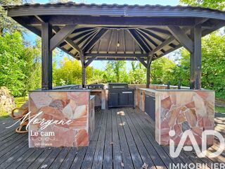  Maison à vendre 15 + pièces 560 m²