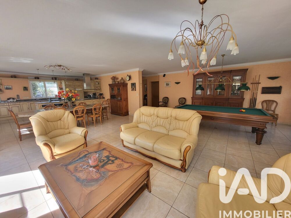 Vente Maison Vente Maison traditionnelle 9 pièces Vallères